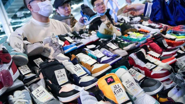 莆田潮鞋风云录：品质与争议并存